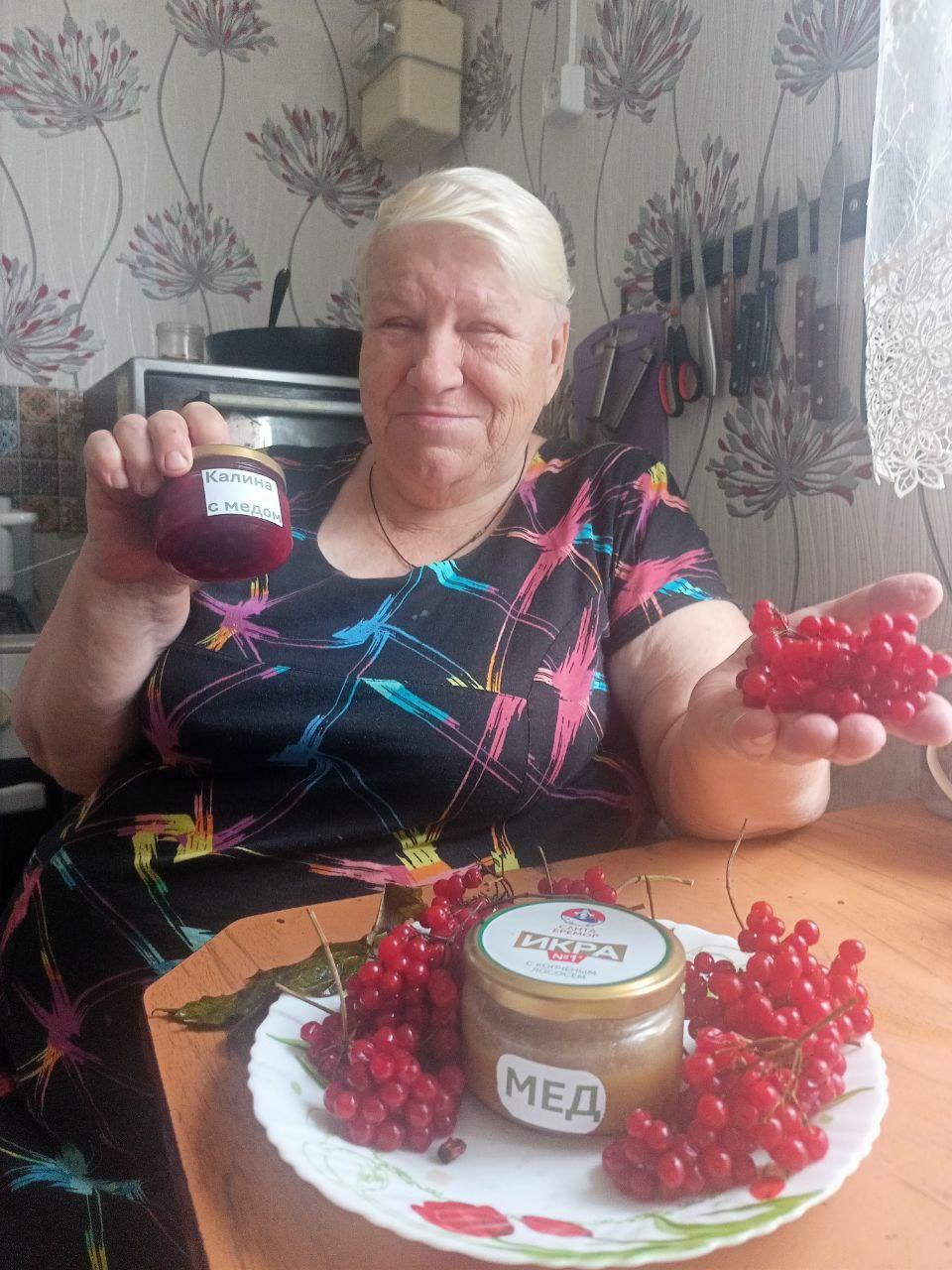 Калина сама себя хвалила: как я с мёдом хороша!