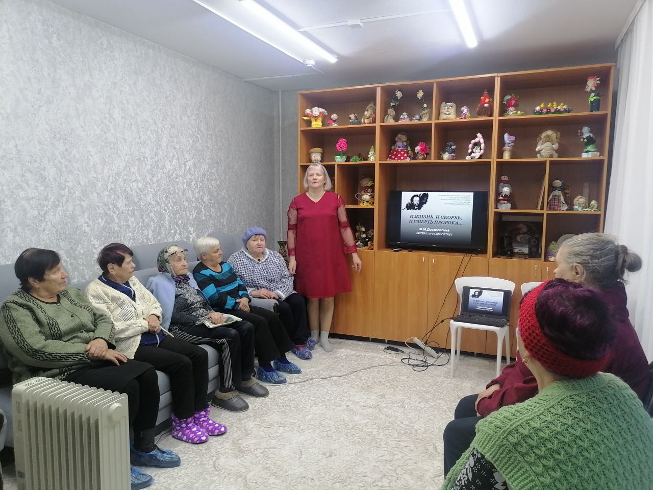 Библиотечный час